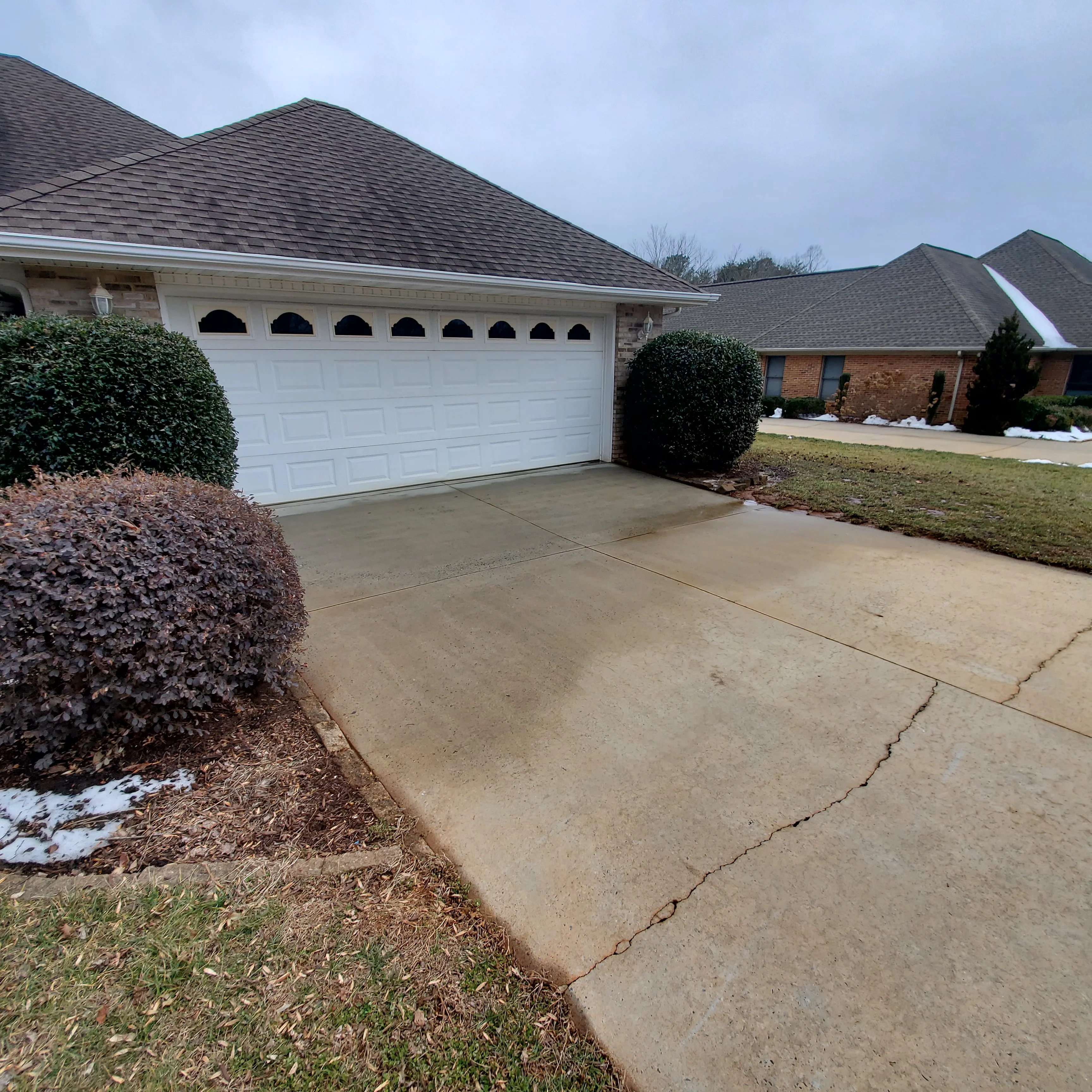 wash-driveway-after.webp