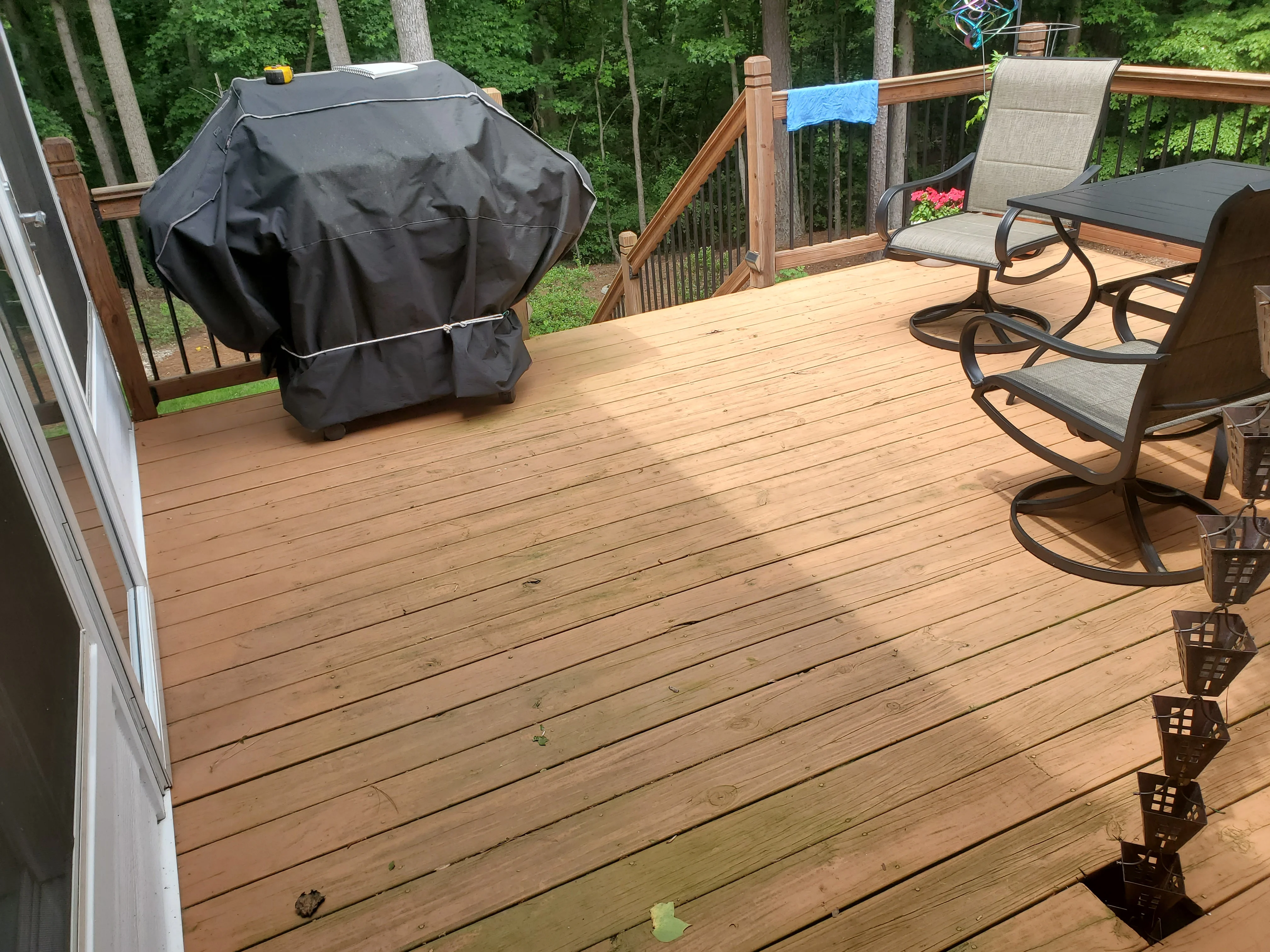 wood-deck-before-2.webp