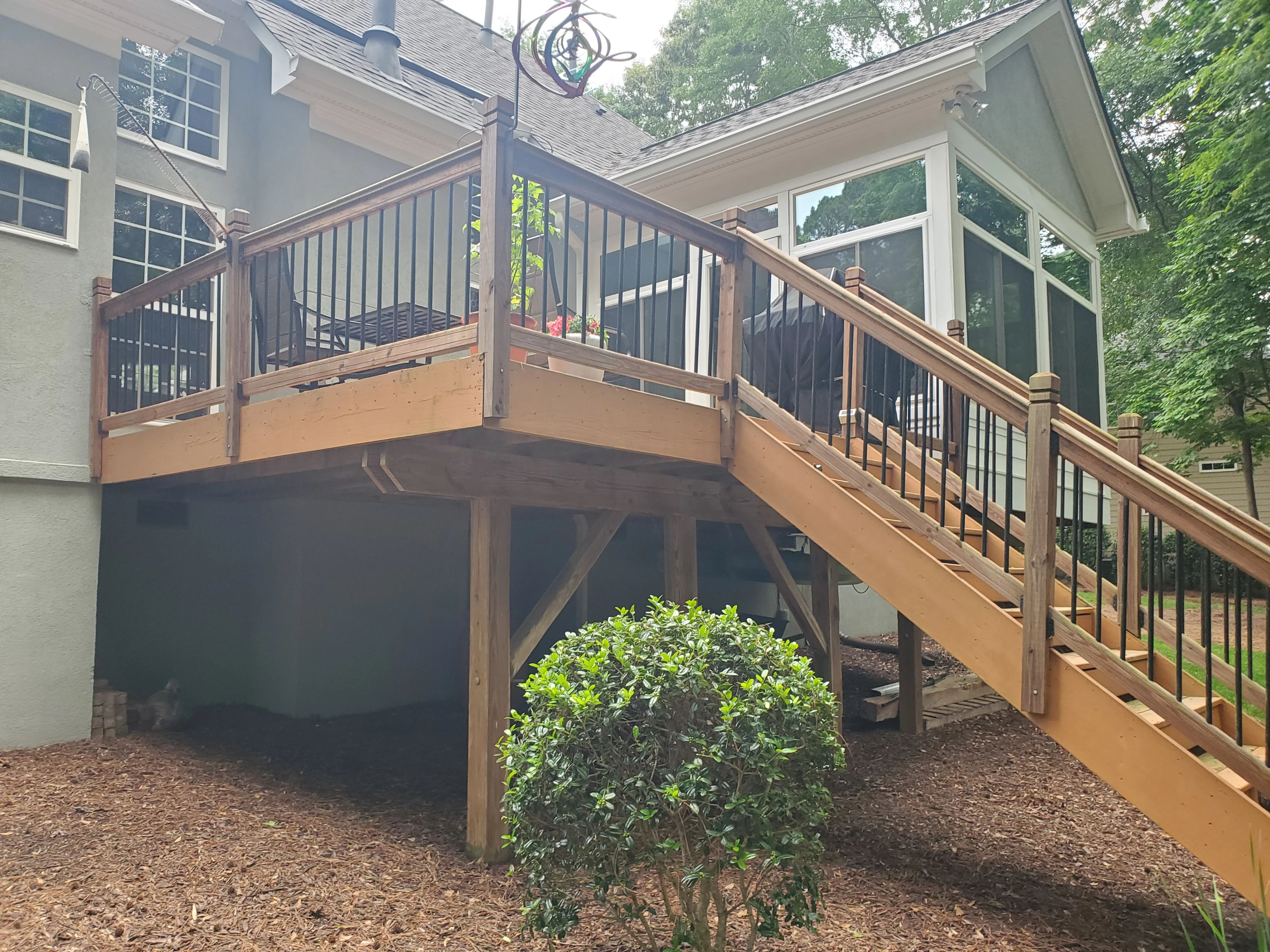 wood-deck-before-3.webp